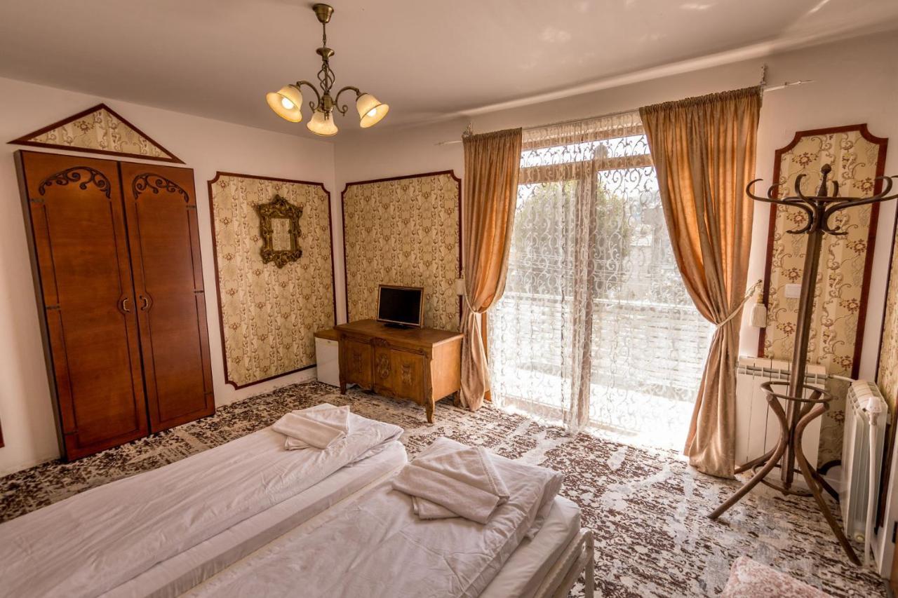 Tihiat Kut Complex Hotel Kyustendil Exterior photo