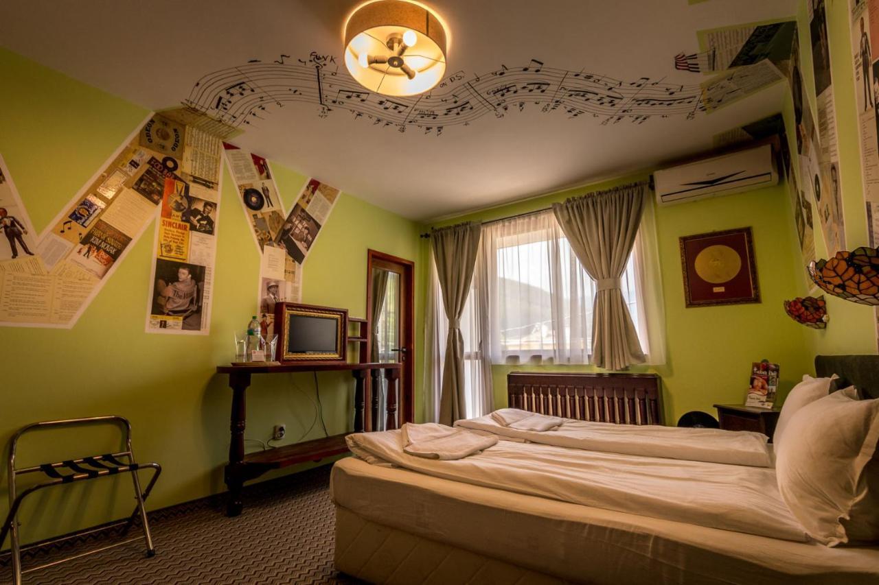Tihiat Kut Complex Hotel Kyustendil Exterior photo